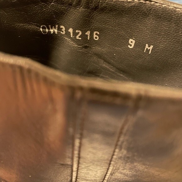 STUART WEITZMAN | Black Leather Booties - Picture 6 of 9